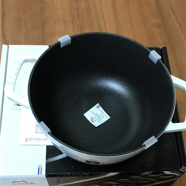 STAUB(ストウブ)のストウブ ワナベ Mサイズ 生涯保証付き！ インテリア/住まい/日用品のキッチン/食器(鍋/フライパン)の商品写真