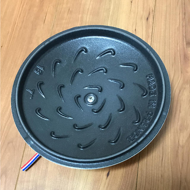 STAUB(ストウブ)のストウブ ワナベ Mサイズ 生涯保証付き！ インテリア/住まい/日用品のキッチン/食器(鍋/フライパン)の商品写真