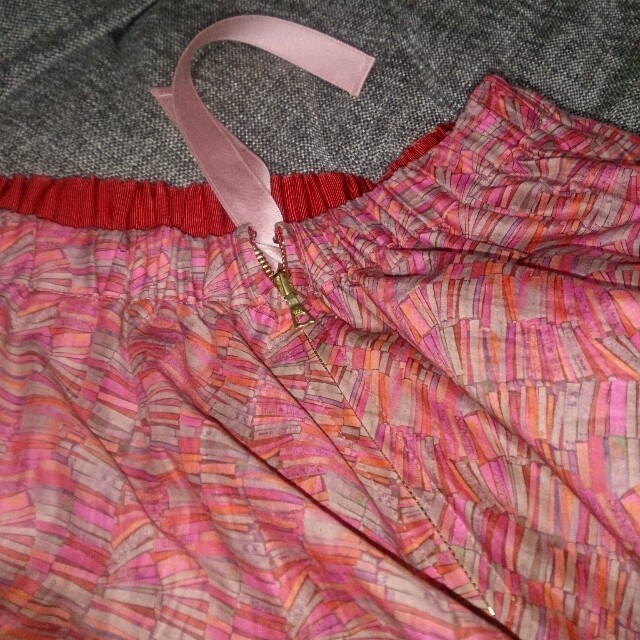 La TOTALITE(ラトータリテ)のTOTALITEピンクフレアスカート レディースのスカート(ひざ丈スカート)の商品写真