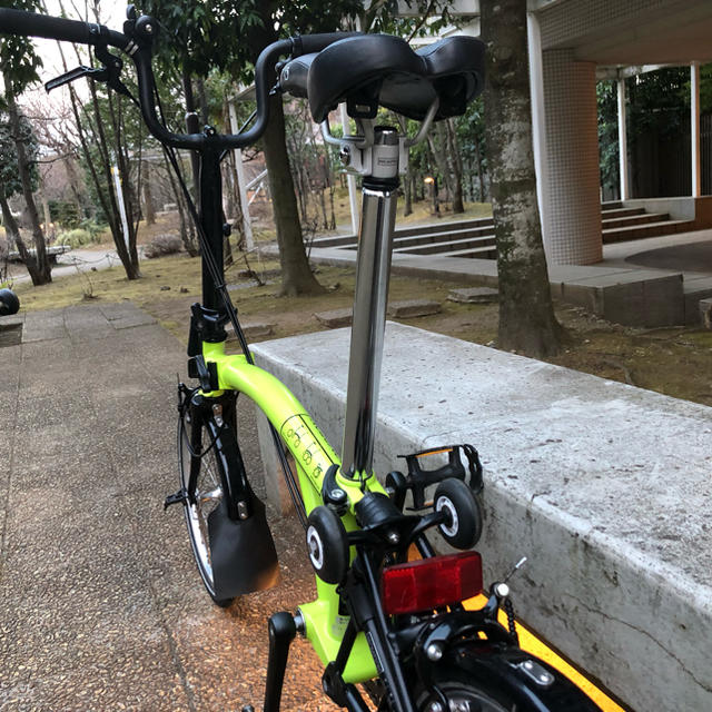 BROMPTON(ブロンプトン)の2015ブロンプトン M2LライムグリーンブラックエディションBrompton  スポーツ/アウトドアの自転車(自転車本体)の商品写真