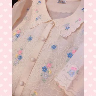 ロキエ(Lochie)のヴィンテージ♡淡いお花刺繍のヨーク半袖ブラウス♡yakusoku virgin(シャツ/ブラウス(半袖/袖なし))