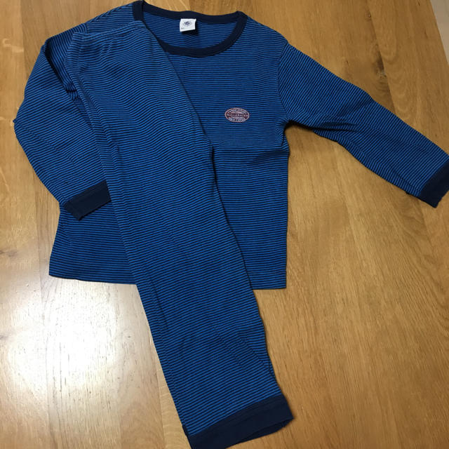 PETIT BATEAU(プチバトー)の《値下げ✨》プチバトー パジャマ5ans 108cm キッズ/ベビー/マタニティのキッズ服男の子用(90cm~)(パジャマ)の商品写真