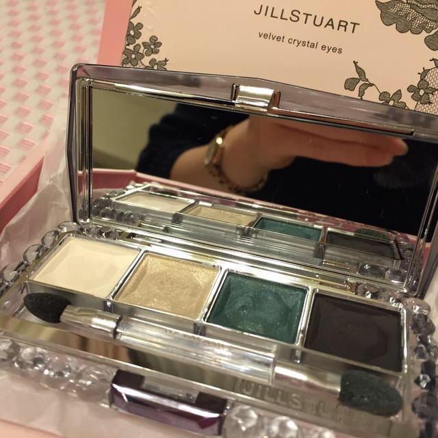 JILLSTUART(ジルスチュアート)のJILL ベルベットクリスタルアイズ コスメ/美容のベースメイク/化粧品(その他)の商品写真