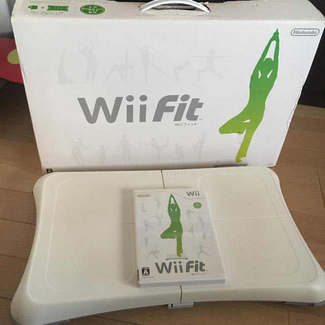 Wii(ウィー)のNintendo Wii Fit バランスWiiボードセット エンタメ/ホビーのゲームソフト/ゲーム機本体(家庭用ゲームソフト)の商品写真