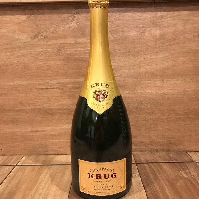 Krug(クリュッグ)のクリュッグ KRUG グランキュベ 食品/飲料/酒の酒(シャンパン/スパークリングワイン)の商品写真