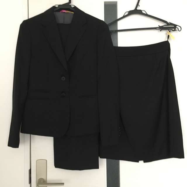 青山 - 【値下げ！】スーツ三点セット(ブレザー、スカート＋パンツ)の通販 by pi's shop｜アオヤマならラクマ