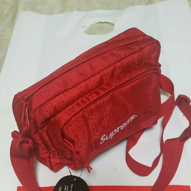 Supreme(シュプリーム)の【red】supreme shoulder bag  メンズのバッグ(ショルダーバッグ)の商品写真