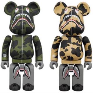 アベイシングエイプ(A BATHING APE)の1ST CAMO SHARK BE@RBRICK超合金GREEN／YELLOW(その他)