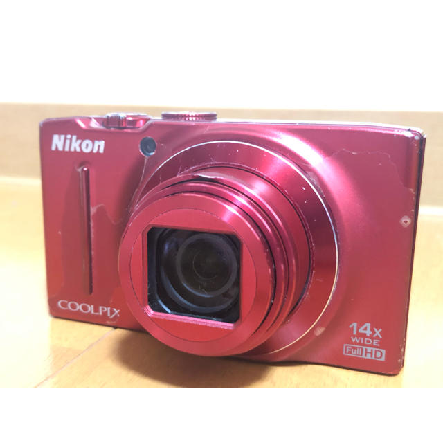 Nikon(ニコン)のNicon COOLPIX S8200 レッド スマホ/家電/カメラのカメラ(コンパクトデジタルカメラ)の商品写真