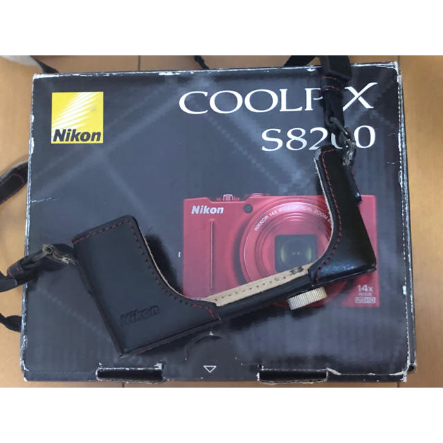 Nikon(ニコン)のNicon COOLPIX S8200 レッド スマホ/家電/カメラのカメラ(コンパクトデジタルカメラ)の商品写真