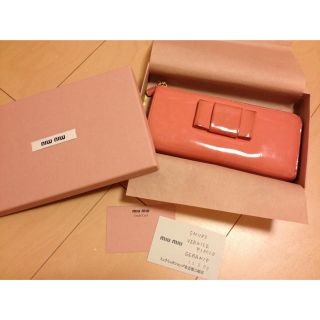 ミュウミュウ(MIU MIU)のmiu miu エナメルリボン財布(財布)