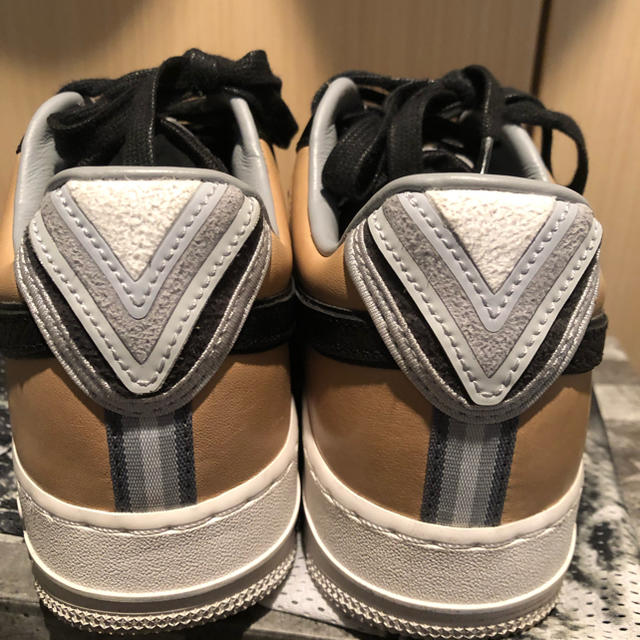 NIKE(ナイキ)のNIKE★AIR FORCE 1 SP/TISCI ベージュ メンズの靴/シューズ(スニーカー)の商品写真