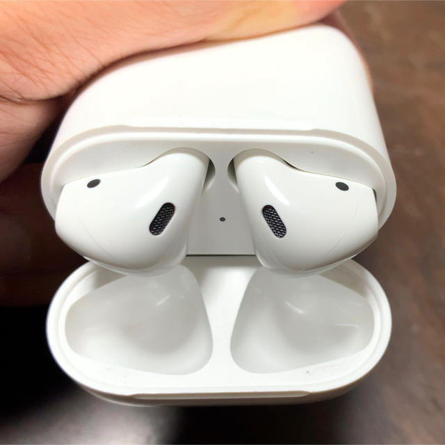 AirPods 完品(左耳用ほぼ新品) - ヘッドフォン/イヤフォン