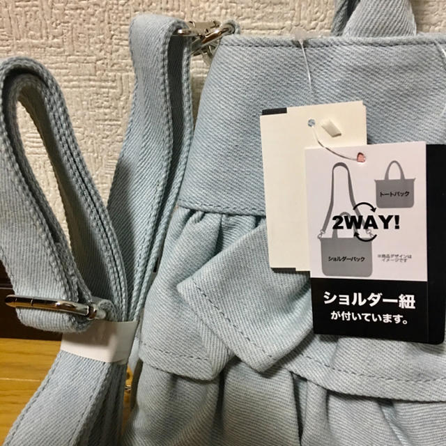 【新品】2Way 淡青デニム フリル バッグ レディースのバッグ(ハンドバッグ)の商品写真