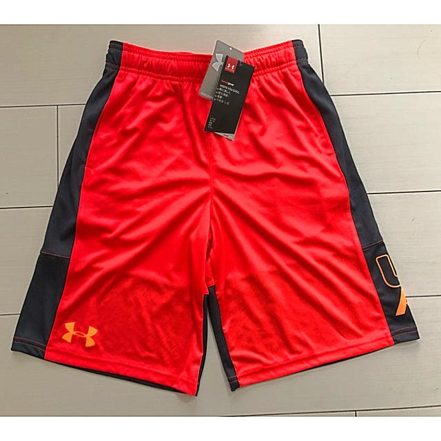 UNDER ARMOUR(アンダーアーマー)の￥3,240アンダーアーマーHG☆ジュニア テックショーツ【YLG】 キッズ/ベビー/マタニティのキッズ服男の子用(90cm~)(パンツ/スパッツ)の商品写真