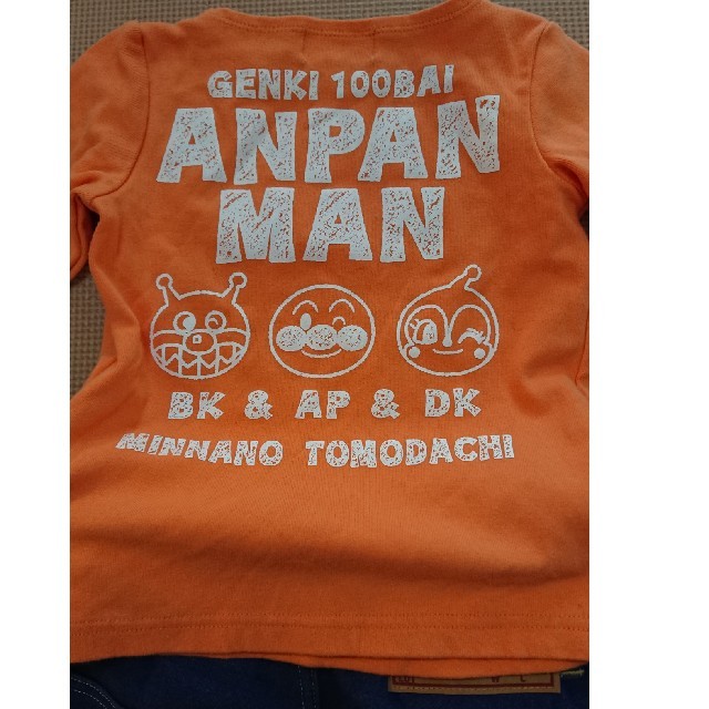 BANDAI(バンダイ)の値下げしました！アンパンマン ロンT 95センチ オレンジ 未使用品 キッズ/ベビー/マタニティのキッズ服男の子用(90cm~)(Tシャツ/カットソー)の商品写真