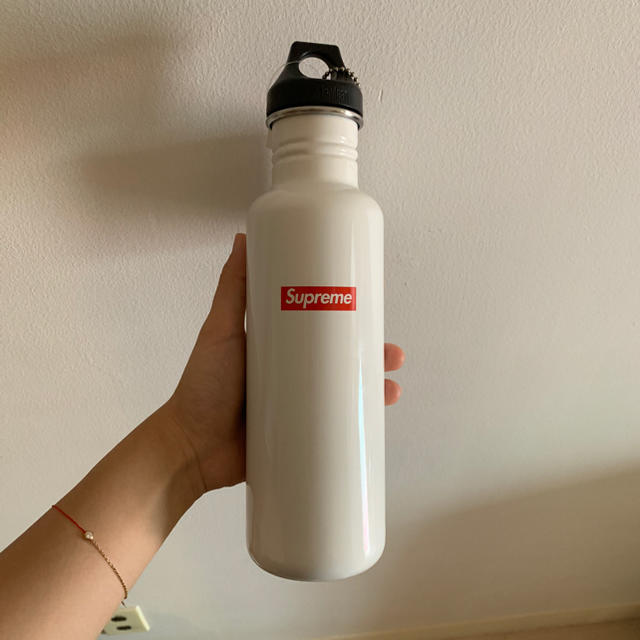 Supreme(シュプリーム)の新品未使用 Supreme Klean Kanteen 水筒 ボトル インテリア/住まい/日用品のキッチン/食器(タンブラー)の商品写真