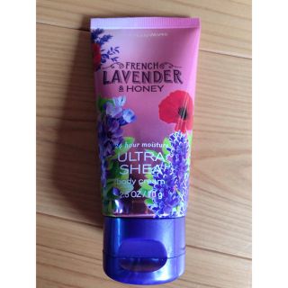 バスアンドボディーワークス(Bath & Body Works)のFRENCH LAVENDER & HONEY(ボディクリーム)