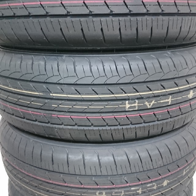 Goodyear(グッドイヤー)のグッドイヤー製215/65R16インチタイヤ 自動車/バイクの自動車(タイヤ・ホイールセット)の商品写真