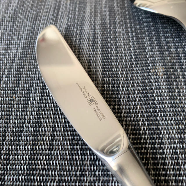 Zwilling J.A. Henckels(ツヴィリングジェイエーヘンケルス)のちゃまちゃま様専用☆ヘンケルス カトラリーセット インテリア/住まい/日用品のキッチン/食器(カトラリー/箸)の商品写真