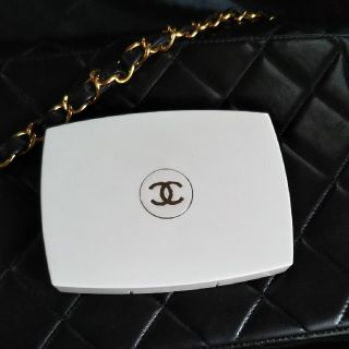 シャネル(CHANEL)の～パンさん専用ー  CHANEL  ファンデーションケース   ホワイト(ファンデーション)