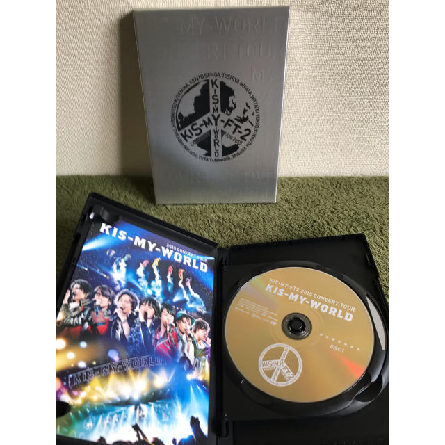 Kis-My-Ft2 KIS-MY-WORLD 通常盤 エンタメ/ホビーのDVD/ブルーレイ(ミュージック)の商品写真