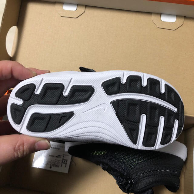 NIKE(ナイキ)のナイキ ベビーシューズ キッズ/ベビー/マタニティのベビー靴/シューズ(~14cm)(スニーカー)の商品写真