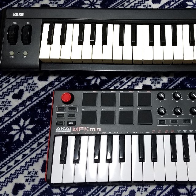 KORG(コルグ)のAKAI MPK MINI / KORG MICRO KEY セト 楽器のDTM/DAW(MIDIコントローラー)の商品写真