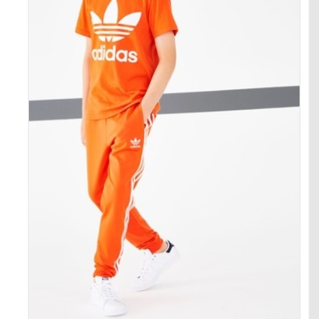 新品未使用adidas トラックパンツ オレンジ
