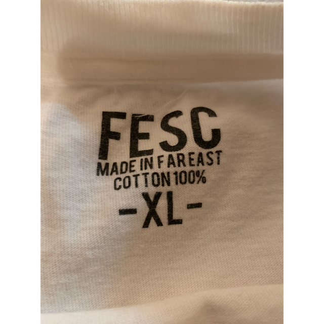 VERSACE(ヴェルサーチ)のFESC XLサイズTシャツ 3月6日(水)約30%OFF!!早い者勝ち メンズのトップス(Tシャツ/カットソー(半袖/袖なし))の商品写真