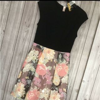 テッドベイカー(TED BAKER)のテッドベイカー 花柄ワンピース(ひざ丈ワンピース)