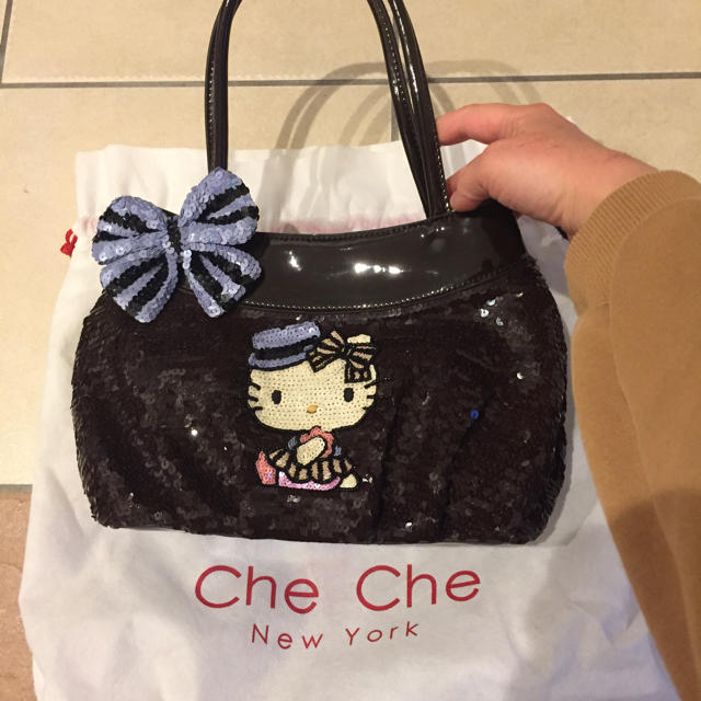 Che Che New York(チチニューヨーク)の美品 1度使用のみ Che Che New York スパンコールハローキティ レディースのバッグ(ハンドバッグ)の商品写真