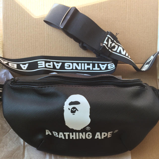 A BATHING APE(アベイシングエイプ)の新品A BATHING APE ア ベイシング エイプ レザー調 ウエストバッグ メンズのバッグ(ウエストポーチ)の商品写真