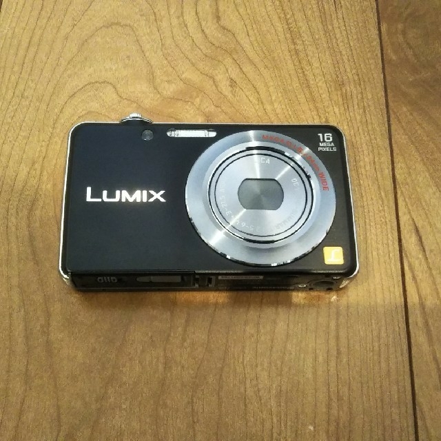 LUMIX 　DMC-FH8　デジカメ 2