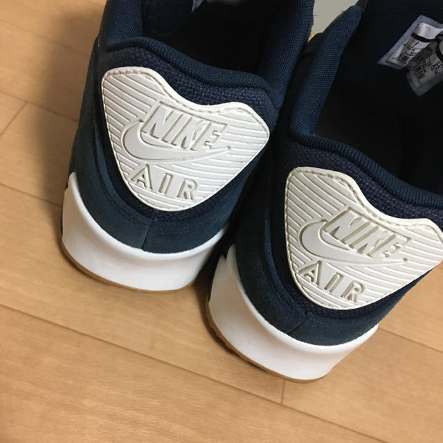 NIKE エアマックスの通販 by ぷに子's shop|ナイキならラクマ - ナイキ スニーカー 低価好評