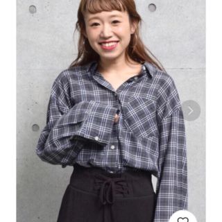 ダブルクローゼット(w closet)の【最終値下げ】新品 チェックシャツ グレー w closet(シャツ/ブラウス(長袖/七分))