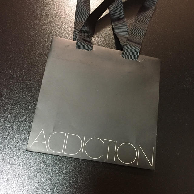 ADDICTION(アディクション)のaddiction 紙袋 レディースのバッグ(ショップ袋)の商品写真