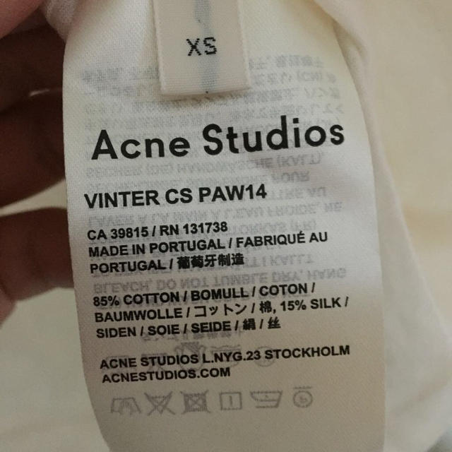 ACNE(アクネ)のACNE オーバーサイズVネックTシャツ レディースのトップス(Tシャツ(半袖/袖なし))の商品写真