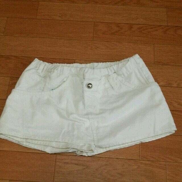 MOERY(モエリー)のデニムスカパン ホワイト レディースのスカート(ミニスカート)の商品写真