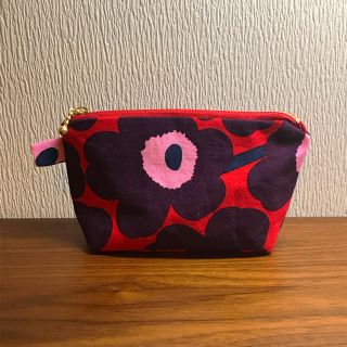 マリメッコ(marimekko)のマリメッコミニウニッコ で作成しましたポーチです(ポーチ)