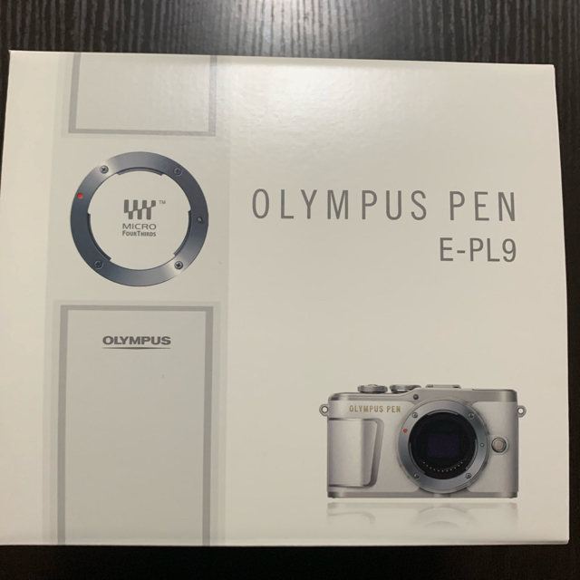 OLYMPUS(オリンパス)のOLYMPUS ミラーレス一眼 PEN E-PL9 ボディー ホワイト スマホ/家電/カメラのカメラ(ミラーレス一眼)の商品写真