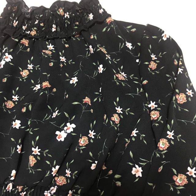 しまむら(シマムラ)の花柄トップス キッズ/ベビー/マタニティのキッズ服女の子用(90cm~)(Tシャツ/カットソー)の商品写真