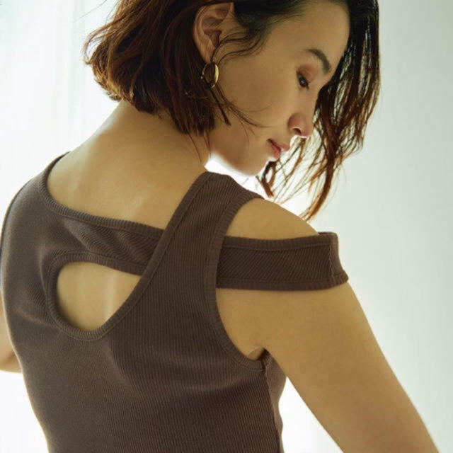 BEAUTY&YOUTH UNITED ARROWS(ビューティアンドユースユナイテッドアローズ)のlittle Suzie Crossing Strap Design Tank レディースのトップス(タンクトップ)の商品写真