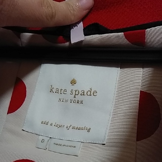 kate spade new york(ケイトスペードニューヨーク)のケイト・スペードニューヨーク　リボンコート　石原さとみ レディースのジャケット/アウター(ロングコート)の商品写真