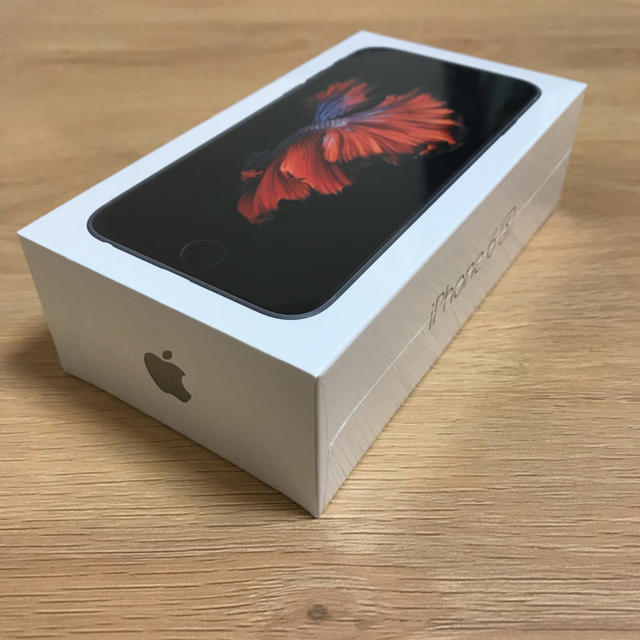 iPhone(アイフォーン)のiPhone 6S スマホ/家電/カメラのスマートフォン/携帯電話(スマートフォン本体)の商品写真