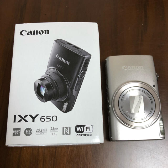 Canon(キヤノン)の【今だけ！】保証&フィルム&SDカード付き！Canon IXY650 シルバー スマホ/家電/カメラのカメラ(コンパクトデジタルカメラ)の商品写真