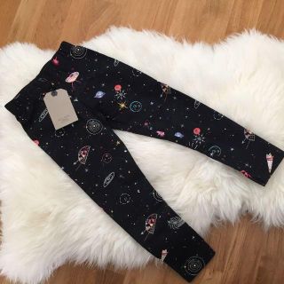 ザラキッズ(ZARA KIDS)の【新品未使用】ZARAKIDS　ザラキッズ　スペース柄レギンス　116ｃｍ(パンツ/スパッツ)