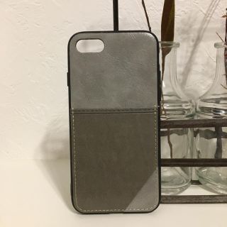 美品 iPhone 8 ケース ハード カード 収納(iPhoneケース)