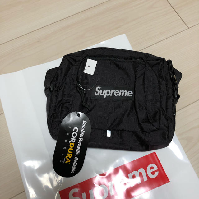 supreme Shoulder Bagバッグ