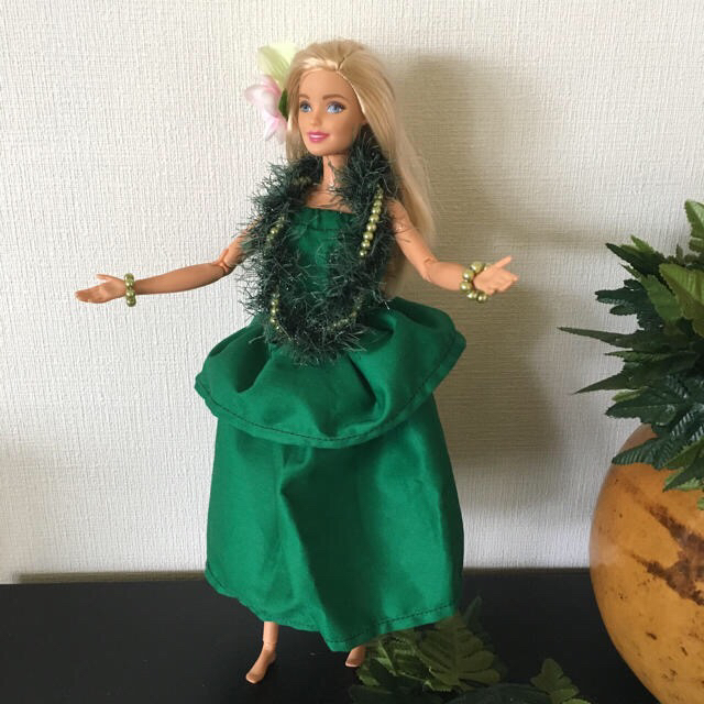 プイリ Barbie - バービー人形 フラダンス衣装の通販 by ムーン・ライト |バービーならラクマ セット プイリ Barbie - バービー人形 フラダンス衣装の通販 by ムーン・ライト |バービーならラクマ セット